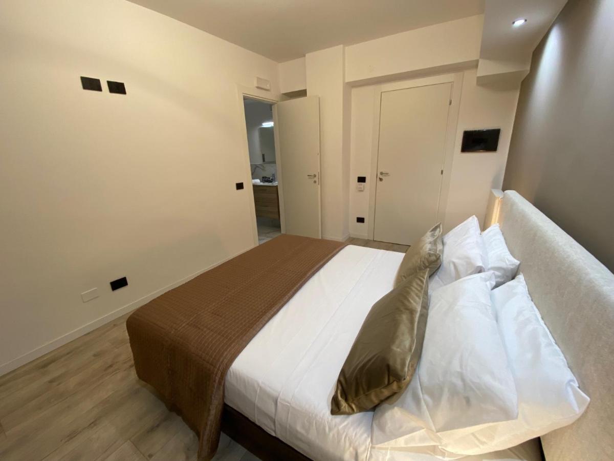 Hotel Plaza Ungheria Palermo Luaran gambar