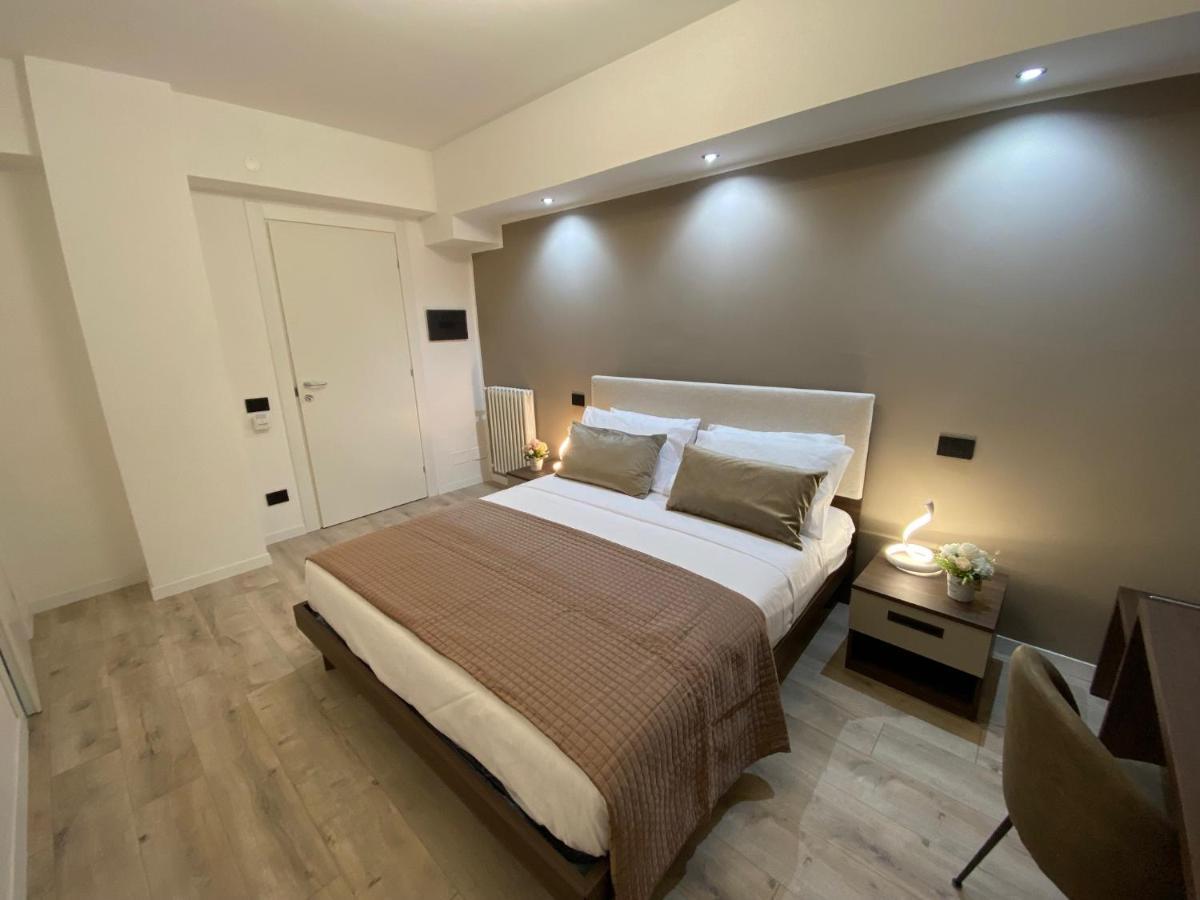 Hotel Plaza Ungheria Palermo Luaran gambar