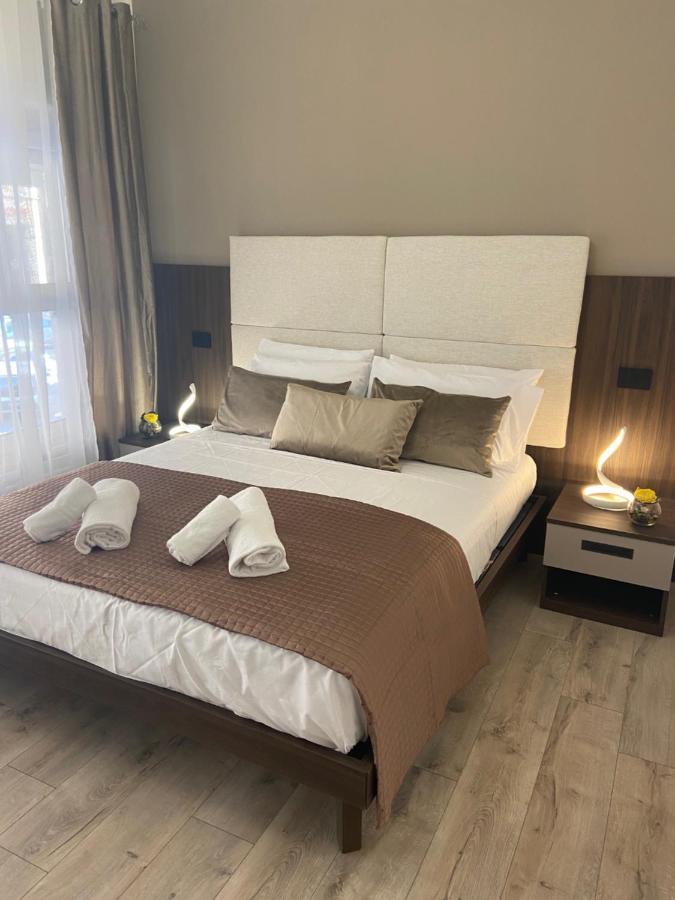 Hotel Plaza Ungheria Palermo Luaran gambar