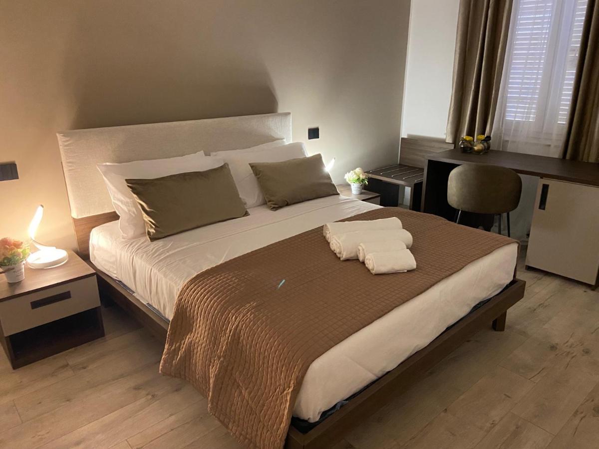 Hotel Plaza Ungheria Palermo Luaran gambar