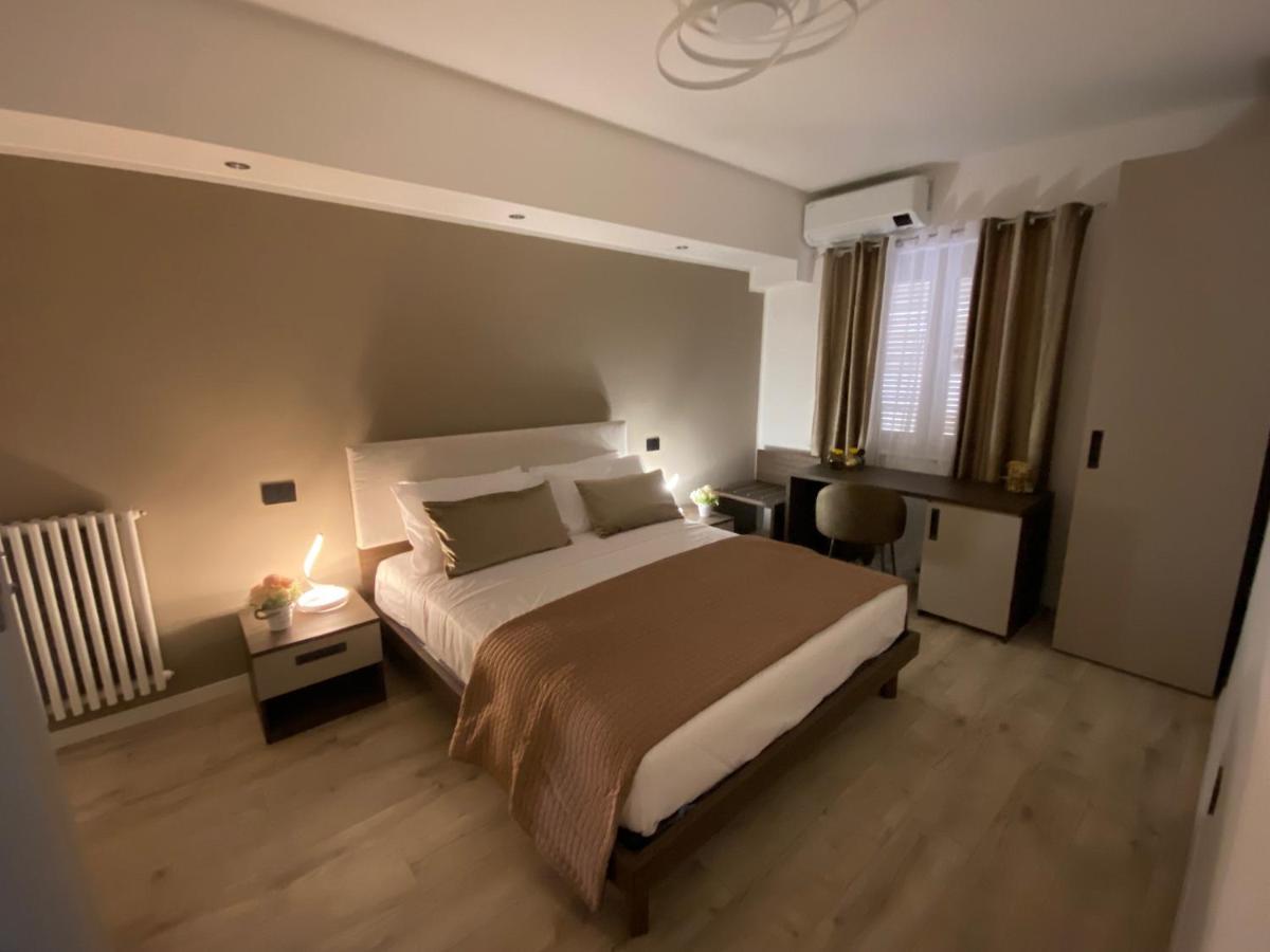 Hotel Plaza Ungheria Palermo Luaran gambar